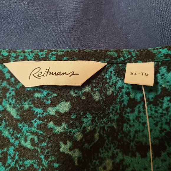 Blouse - Picture 2 of 3